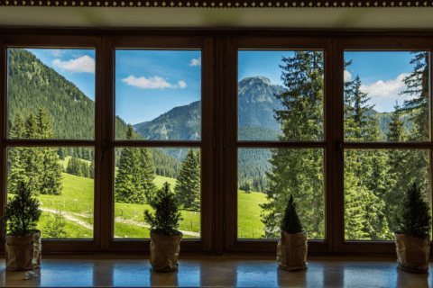 Understanding the Costs of Professional Window Washing in the Rocky Mountains