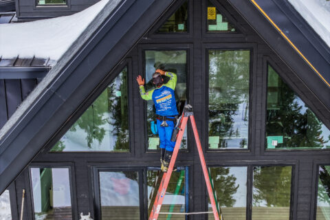 Why Your Windows Still Look Dirty After You “Cleaned” Them: Common DIY Window Washing Fails