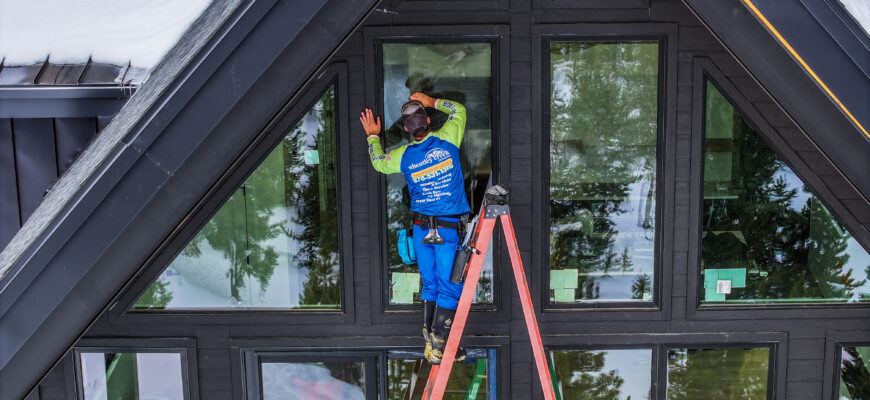 Why Your Windows Still Look Dirty After You “Cleaned” Them: Common DIY Window Washing Fails