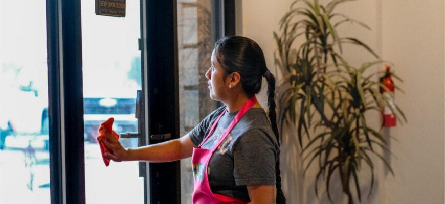How to Choose the Right Commercial Cleaning Company